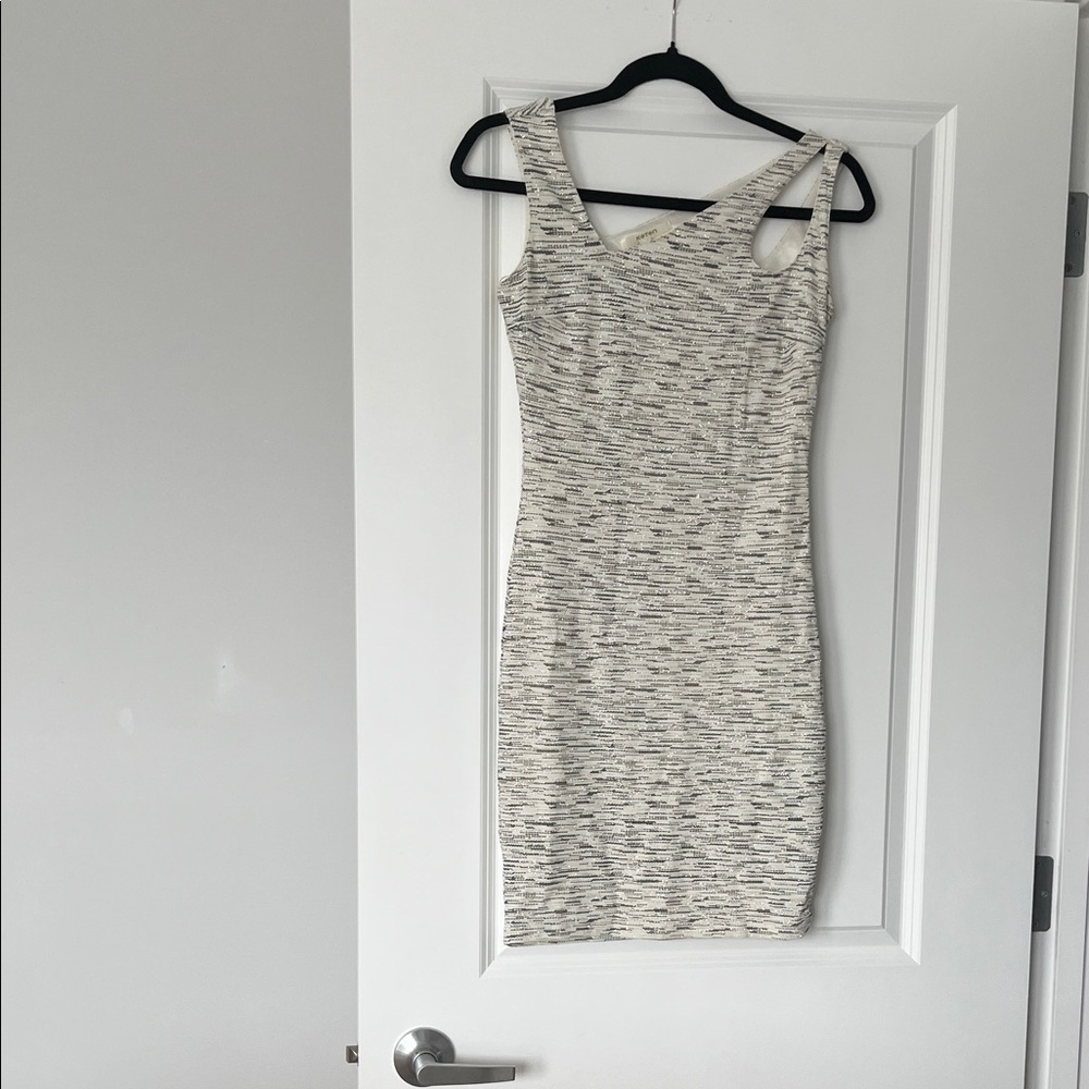 Chic Cream Sleeveless Mini Dress